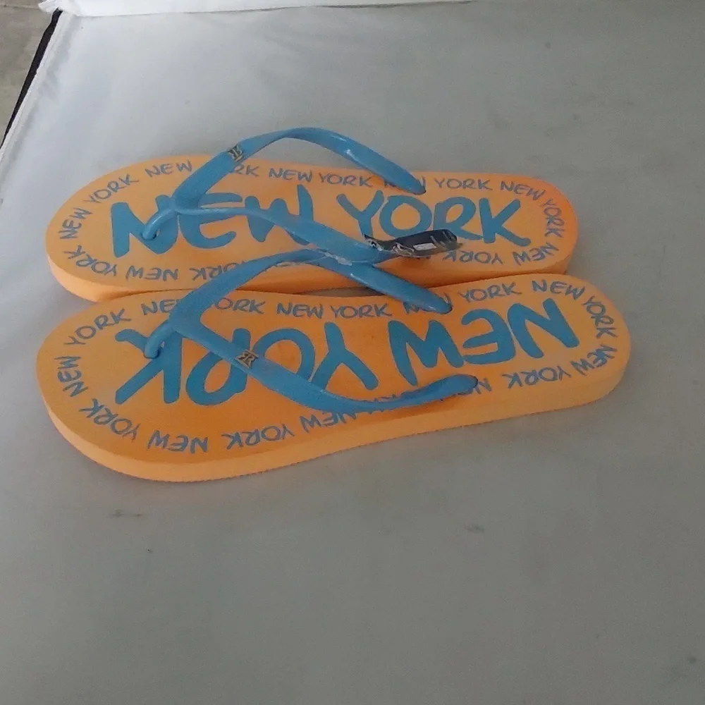 ROBIN RUTH NEW YORK HAVANA FLIPS FLOPS  SIZE LARGE/9‎